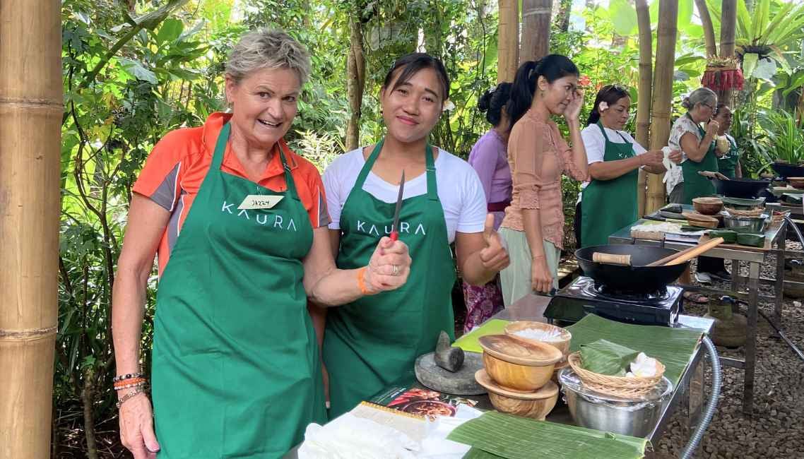 Cooking class with locals in Manggis
