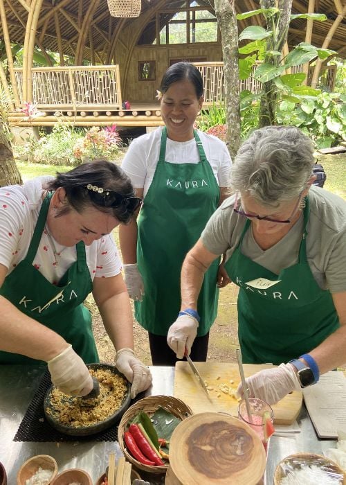 Discover a destination _ Traditional cooking class in Bali