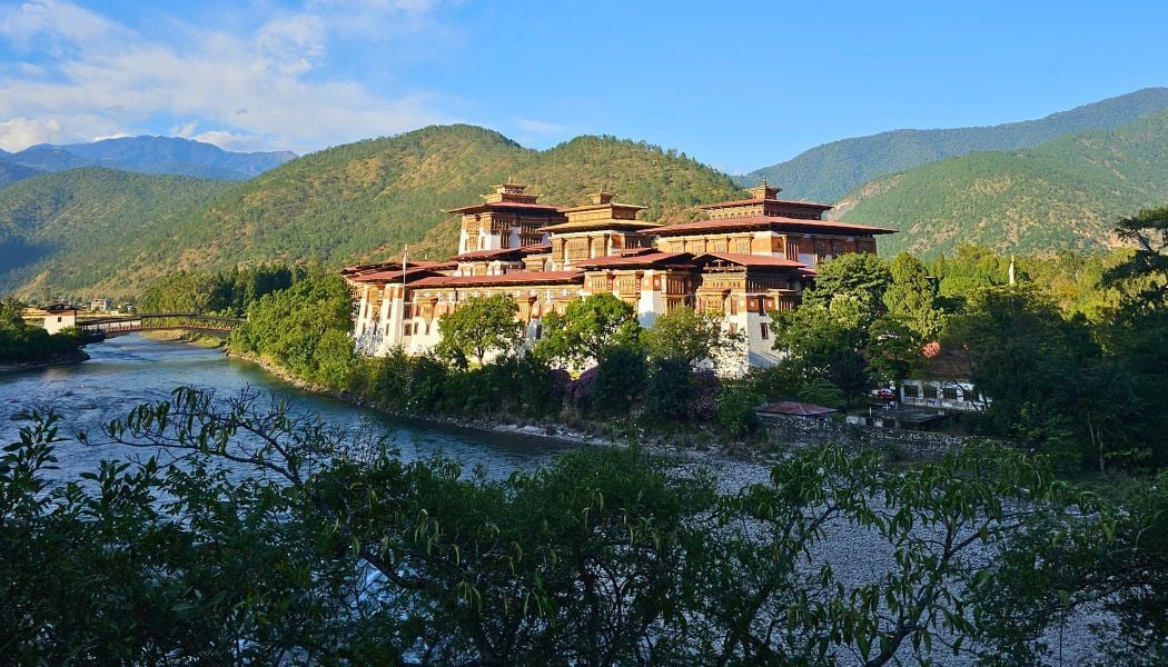 Visit Punakha Dzong Monastery