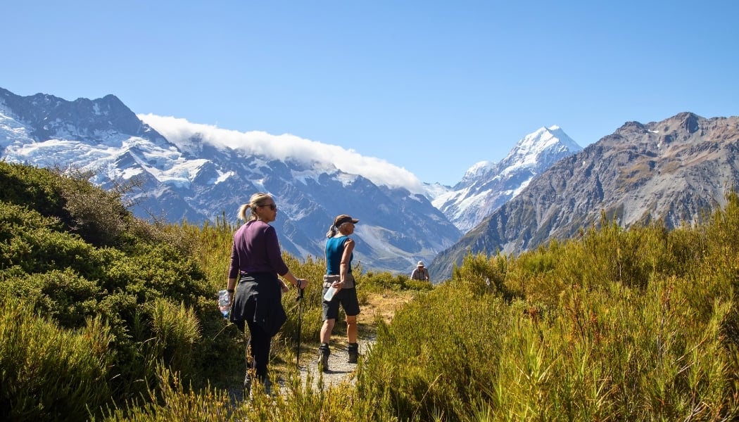 Women hiking in NZ alps