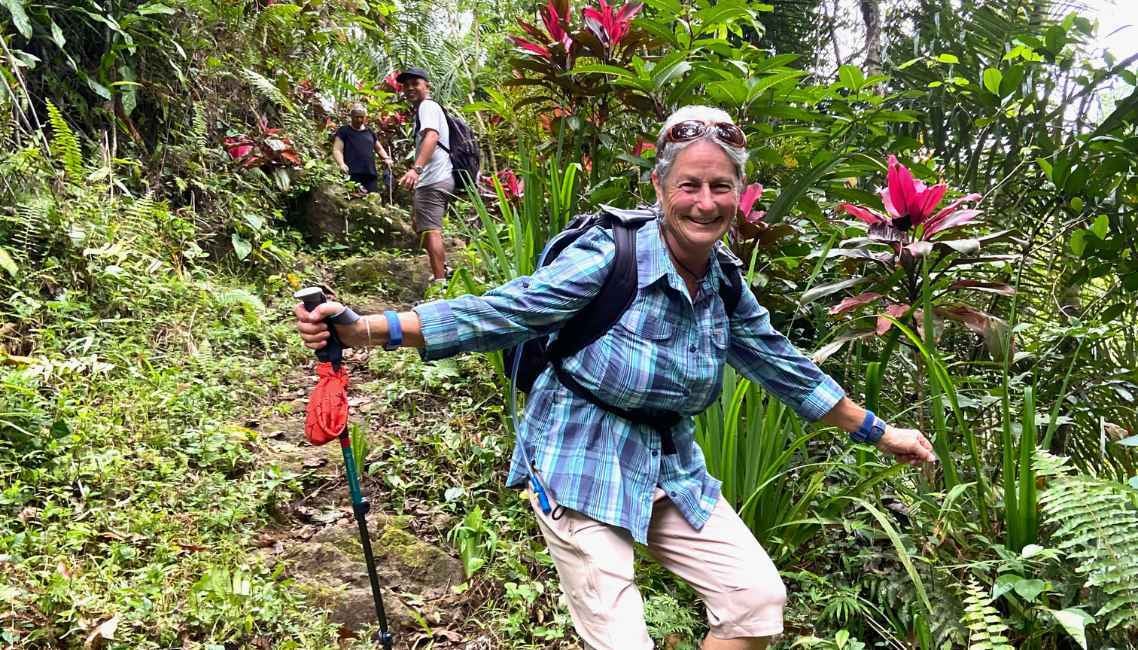 Women trekking in Manggis